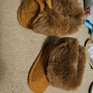 6-9m fur booties